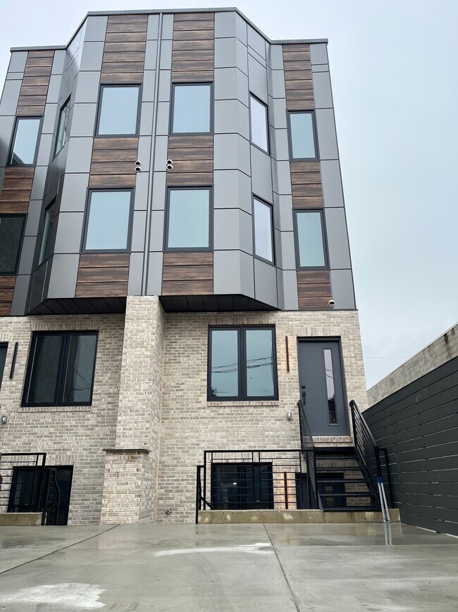 Building Photo - 2708 Federal St