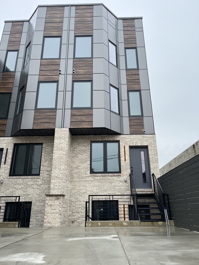 Building Photo - 2708 Federal St