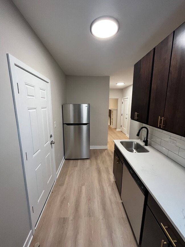 Building Photo - Mozart