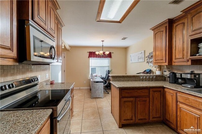 Building Photo - 13 Pheasant Dr