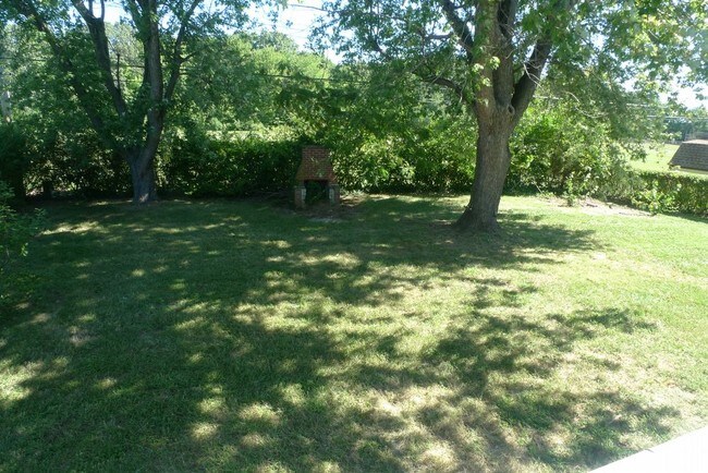 Fotografía del edificio - 521 Nimitz Rd