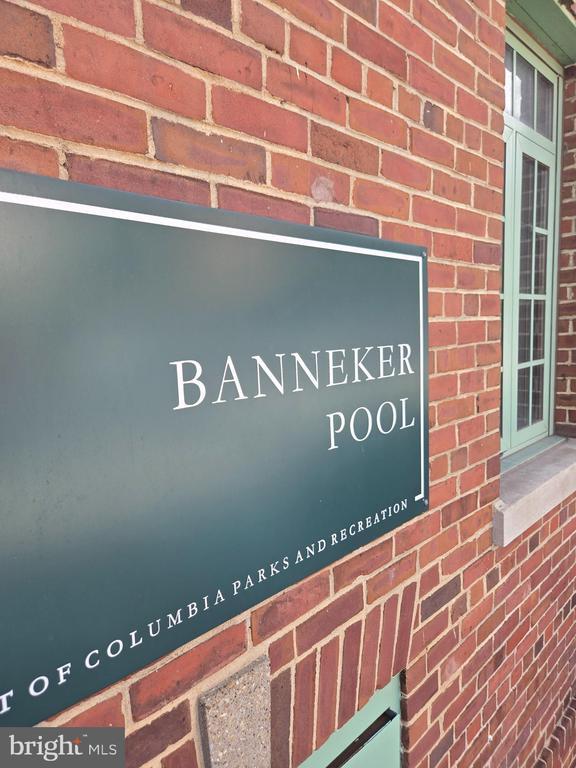 Foto del edificio - 757 Girard St NW