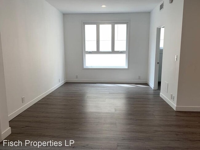 Building Photo - 733 Huntley Dr