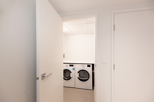 Photo du bâtiment - 8X Rentals