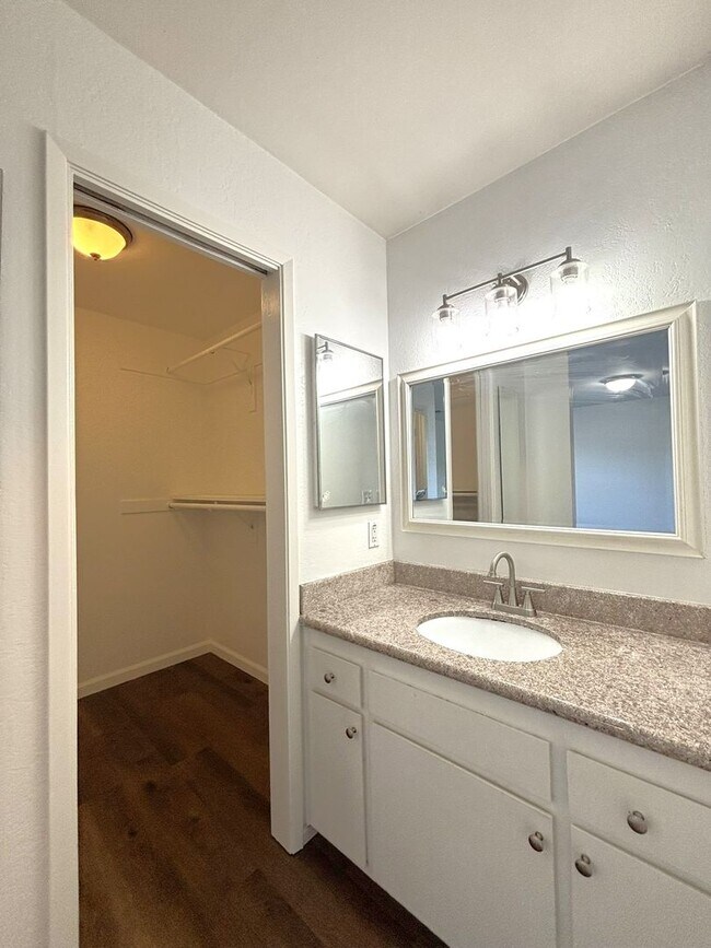 Foto del edificio - Spacious 3 Bed / 3 Bath Home in Gated Comm...