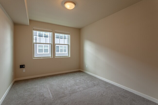Building Photo - 16323 NW Chadwick Way
