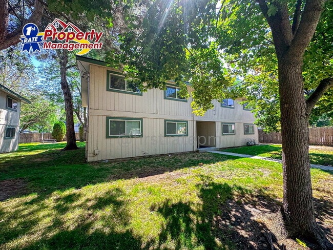 Building Photo - 733 Belmont St