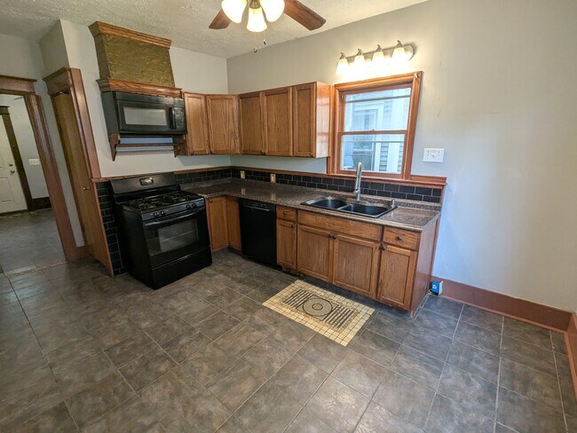 Foto del edificio - 918 S Goodman St