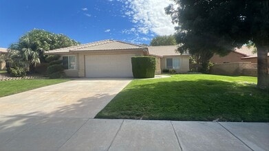 Building Photo - 3716 Wyandotte Ln