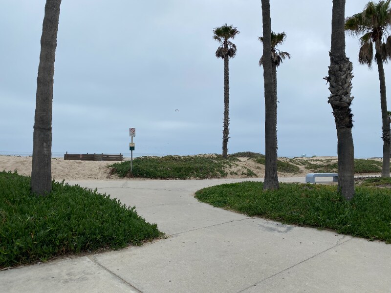 Building Photo - 383 E Surfside Dr