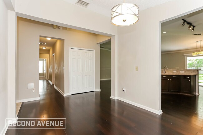 Foto del edificio - 876 Bonaparte Landing Ct