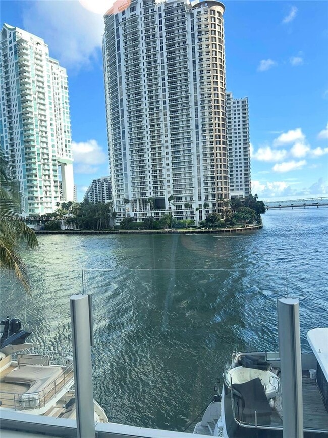 Foto del edificio - 300 Biscayne Blvd Way