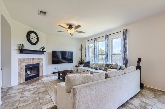 Building Photo - 1304 Calla Lily Boulevard