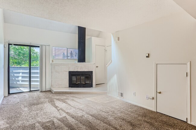 Building Photo - 17050 E Ford Dr