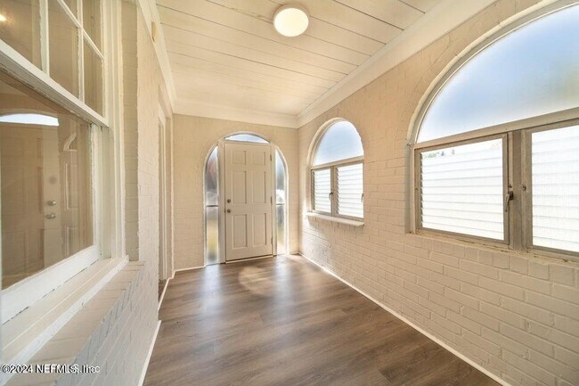 Building Photo - 6587 Sapphire Dr