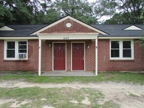 Building Photo - 643 Miller Rd