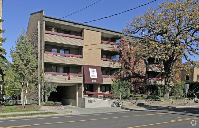 Oaktree Apartaments - Oak Tree Apartments