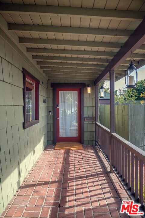 Foto del edificio - 1480 N Mentor Ave