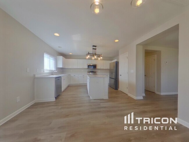 Building Photo - 379 Charter Oak Ct