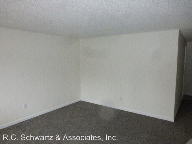 Building Photo - 3 br, 1 bath House - 3704 E. 34th