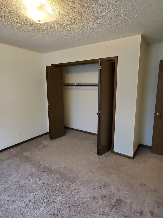Bedroom - 1100 Oleson Rd