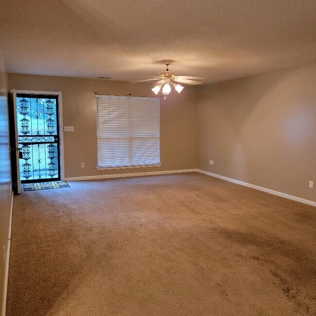 Foto del edificio - Available November 14, 2021