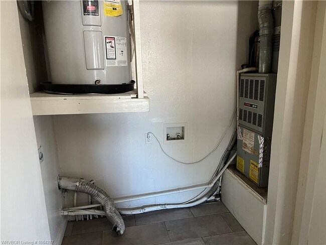 Foto del edificio - 3 bed, 2 bath, House.