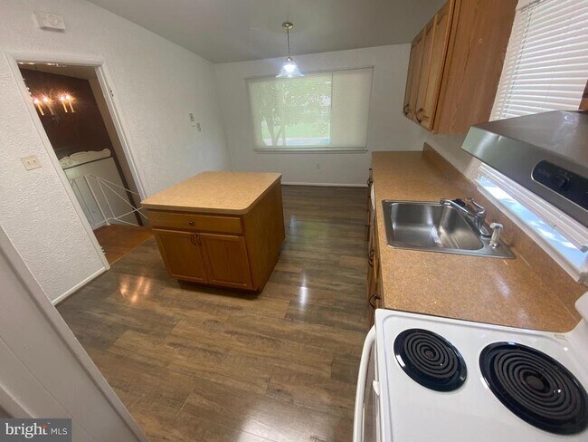 Building Photo - 11602 Le Baron Terrace