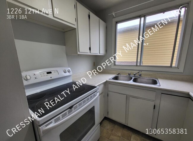 Photo du bâtiment - 3 Bedroom Single Family Home in Uplands Regina