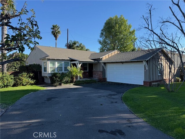 Building Photo - 7434 McLennan Ave