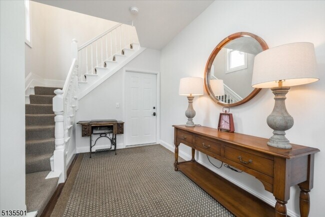 Building Photo - 37 Forest St