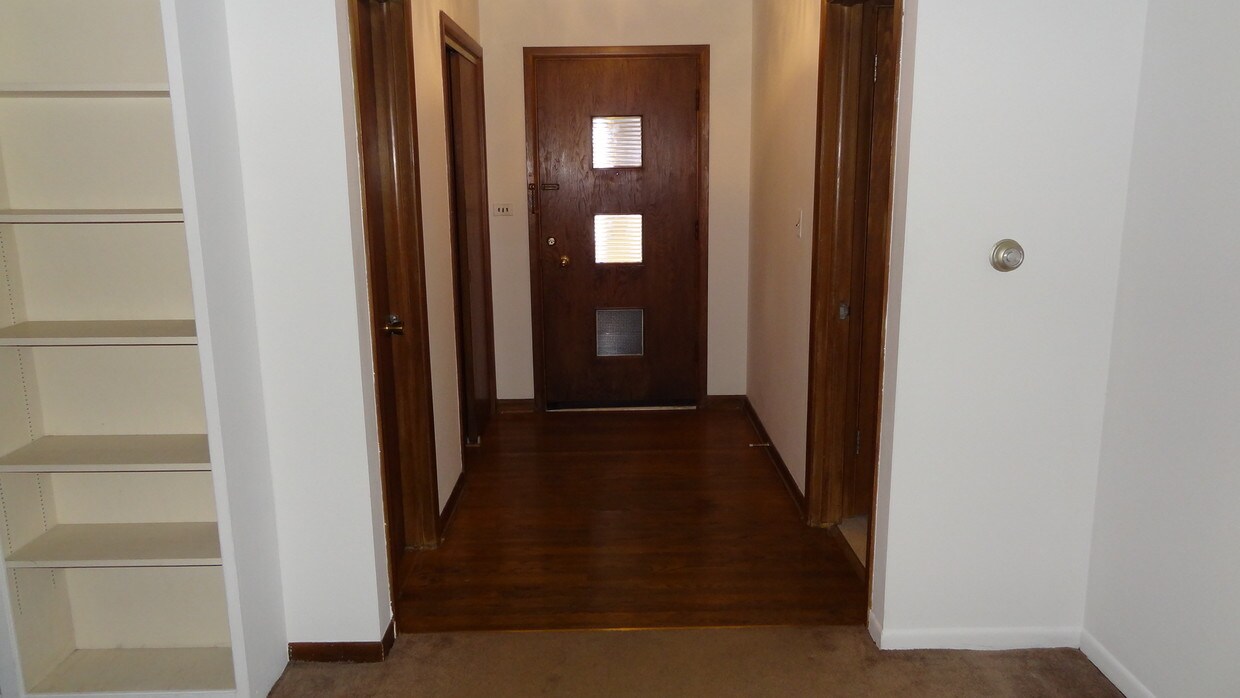 Primary Photo - 1502 Wakeman Ave