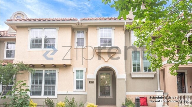Building Photo - 427 Fuente