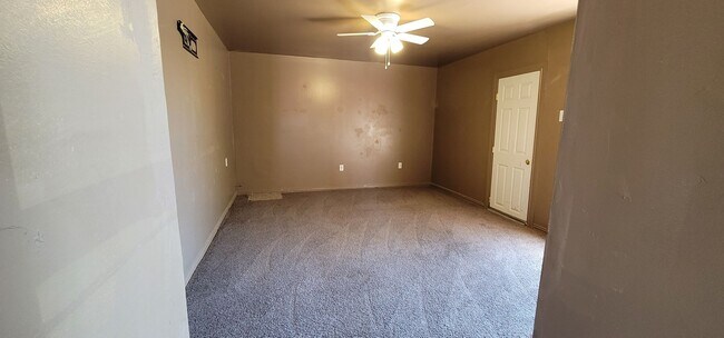 Building Photo - Cozy 2 Bed 2 Bath home located in the Hear...