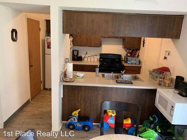 Building Photo - 2 br, 2.5 bath Apartment - 4809 Farber Row