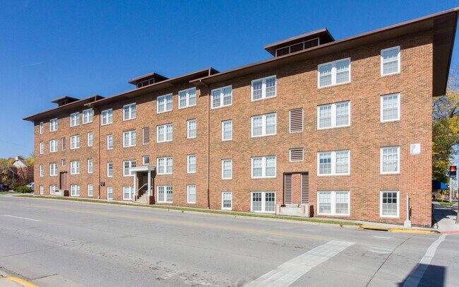 Building Photo - 2709 Lincoln Way