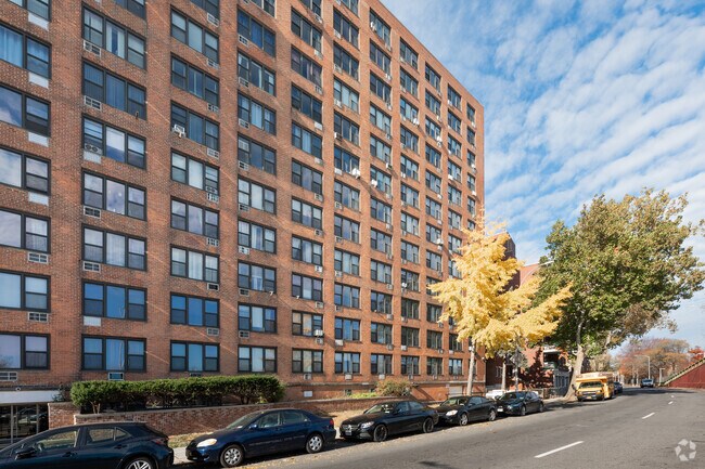 Fotografía del edificio - Pelham Bay Towers