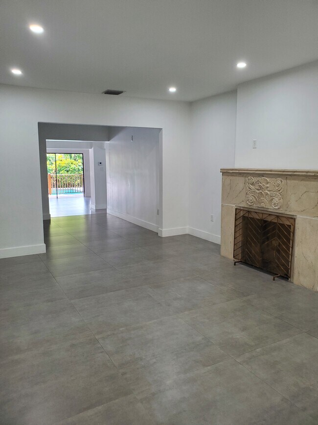 Building Photo - 5756 SW 31st St