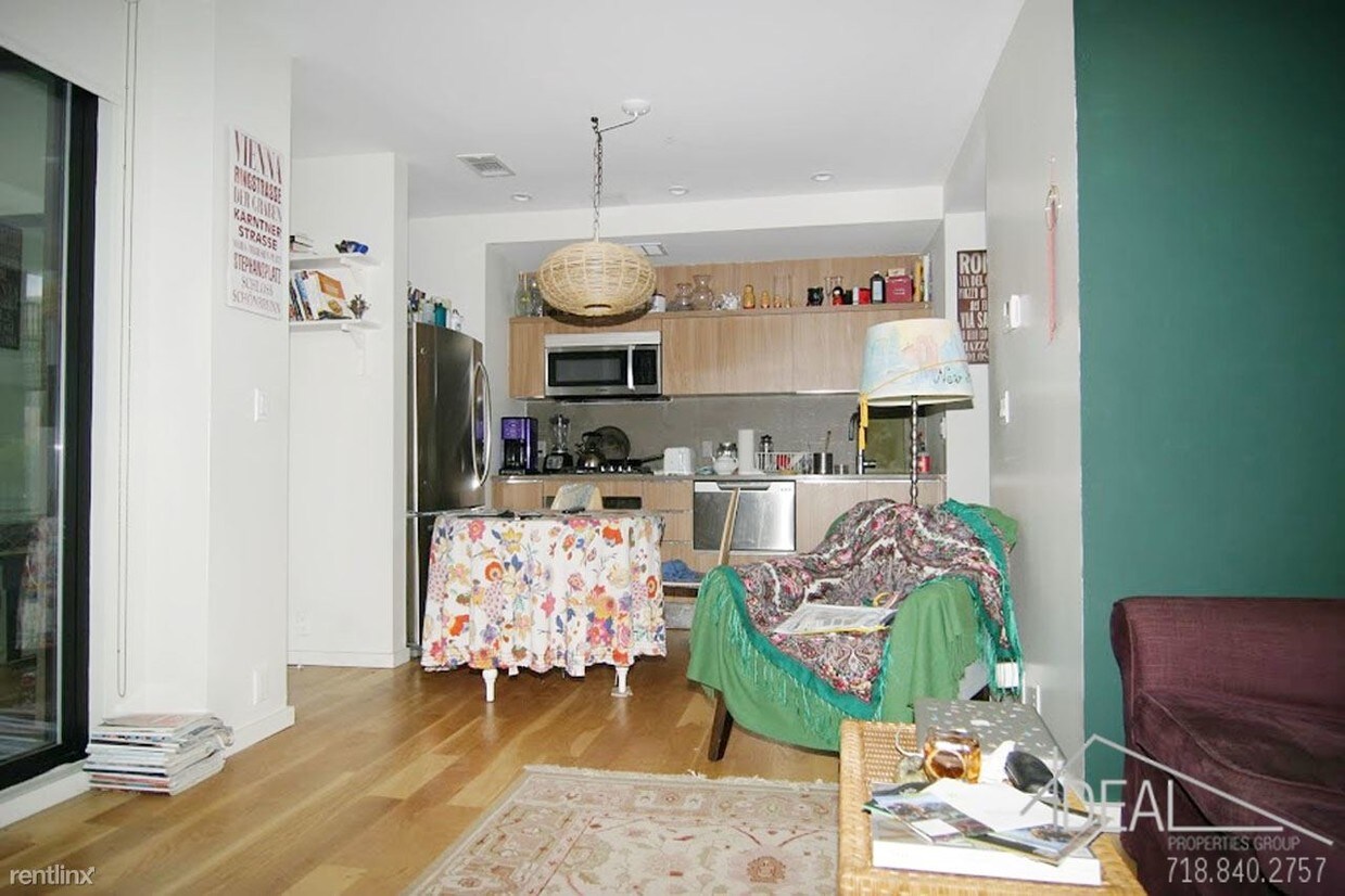 Primary Photo - 69 N 1st St