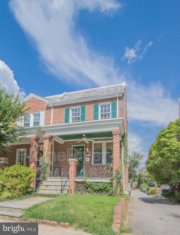 Foto del edificio - 2209 39th Pl NW