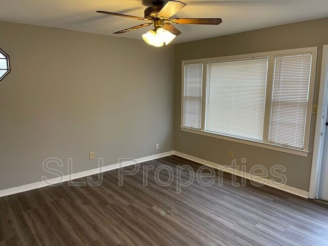 Building Photo - 10818 Grafton Hall Rd