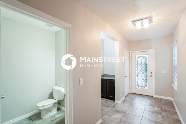 Building Photo - 4 Bedroom Pet-Friendly Home in Ruskin, FL with Main Street Renewal