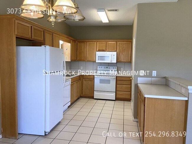 Foto del edificio - Surrey Ridge Duplex in Midway ISD!