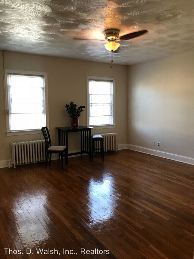 Primary Photo - 4033 9th St NE