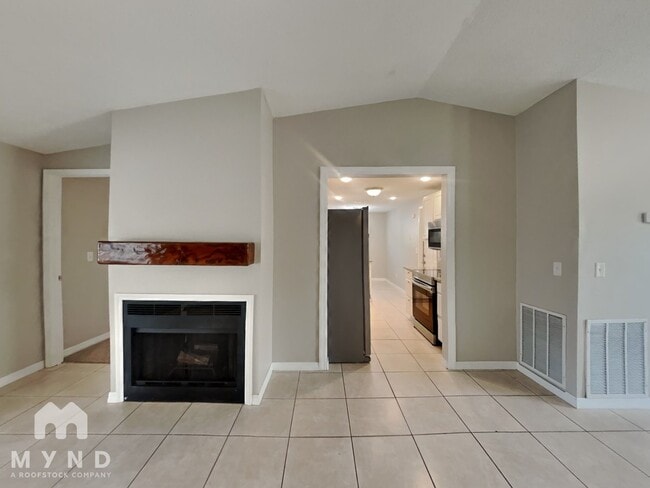 Foto del edificio - 8202 Almond Pl