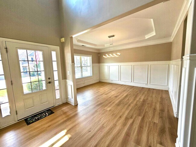 Foto del edificio - Don't miss this Gorgeous 4 BR Home in the ...