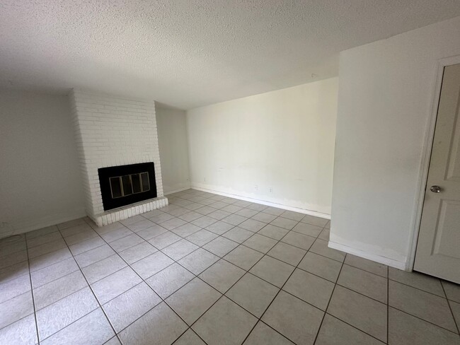 Photo - 93 Springwood Square Apartment