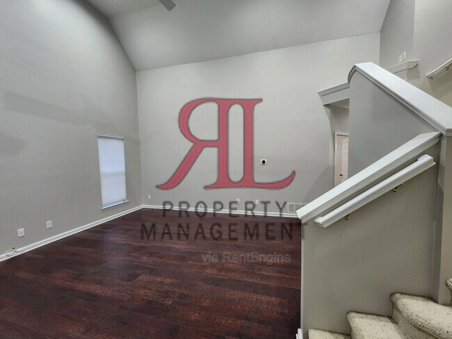 Foto del edificio - 6716 Bethany Dr