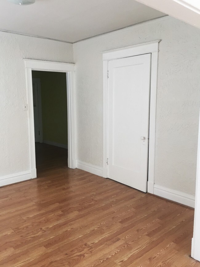 Foto del edificio - 5041 Chippewa St