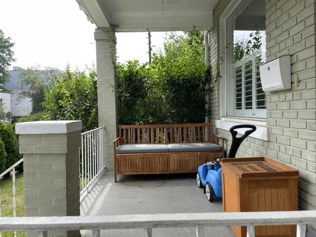 Building Photo - 1700 D St SE